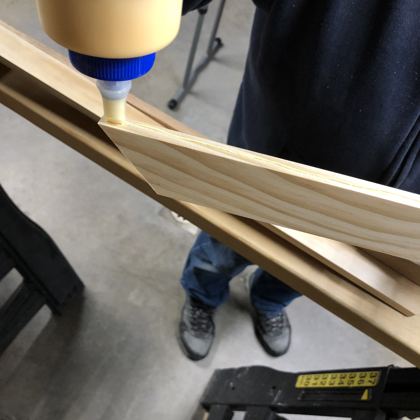 Gluing back pieces of float frame